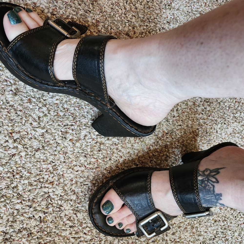 B.O.C Born Double Strap Block Heel Size 6 - image 8